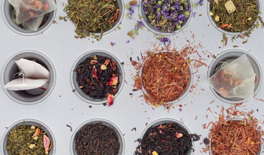 Ierburi benefice pentru plămâni: Scapă de tuse în mod natural