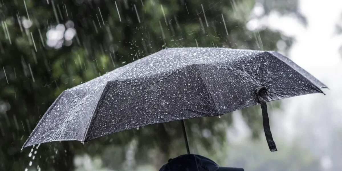 Vreme HAOTICĂ: ANM avertizează! Ploi torențiale și temperaturi extreme în România