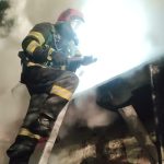 Incendiu uriaș la un service din Galați: Pompierii au găsit o victimă, misiunea continuă