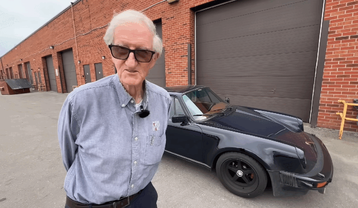 Un bărbat de 85 de ani a reușit să stabilească un record remarcabil: a parcurs peste 1,16 milioane de kilometri cu același Porsche 911 Turbo, pe care îl conduce zilnic de aproape cinci decenii