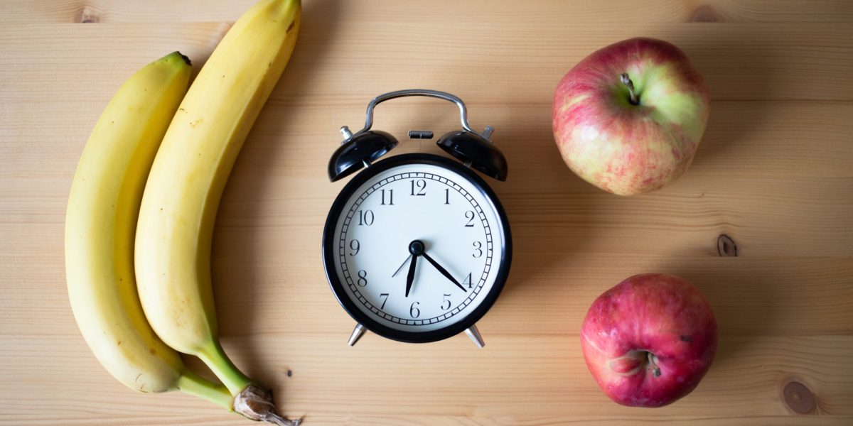 Postul Intermitent: Studiu-Șoc! Nu e mai eficient în slăbire decât alte diete!