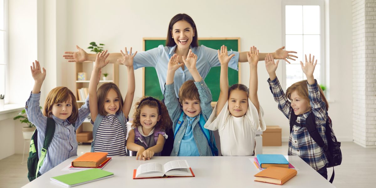 Profesor debutant, umilit de salariu: Câștigă mai puțin decât un casier!