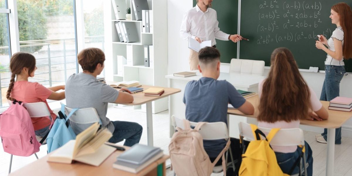 Guvernul dă undă verde angajărilor în școli: Ce aduce Titularizarea 2026?