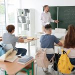 Guvernul dă undă verde angajărilor în școli: Ce aduce Titularizarea 2026?