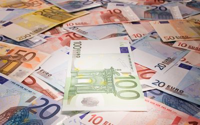 Fermierii și antreprenorii români pot accesa până la 20 mil. EUR din fonduri europene pentru panouri solare și baterii în 2026
