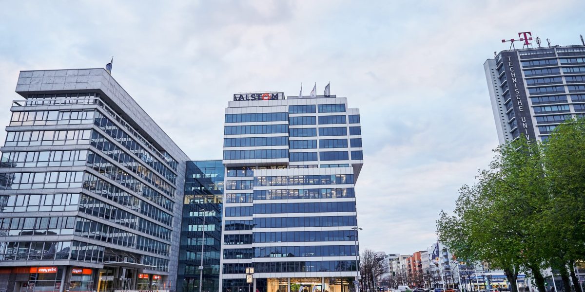 Acțiunile gigantei din România, PRĂBUȘIRE la bursă: Ce se întâmplă