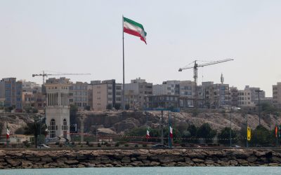 Președintele Donald Trump analizează controlul asupra petrolului iranian Președintele SUA, Donald Trump, ia în calcul varianta ca Statele Unite să preia controlul asupra zăcămintelor de petrol din Iran, în contextul tensiunilor americane cu Teheranul