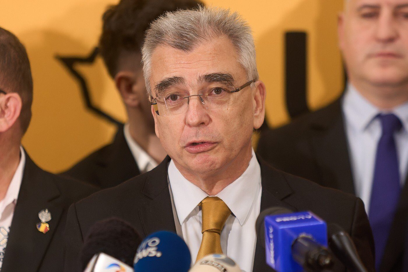 Parlamentarii Pace – Întâi România, moțiune de cenzură împotriva lui Bolojan. AUR, scandal