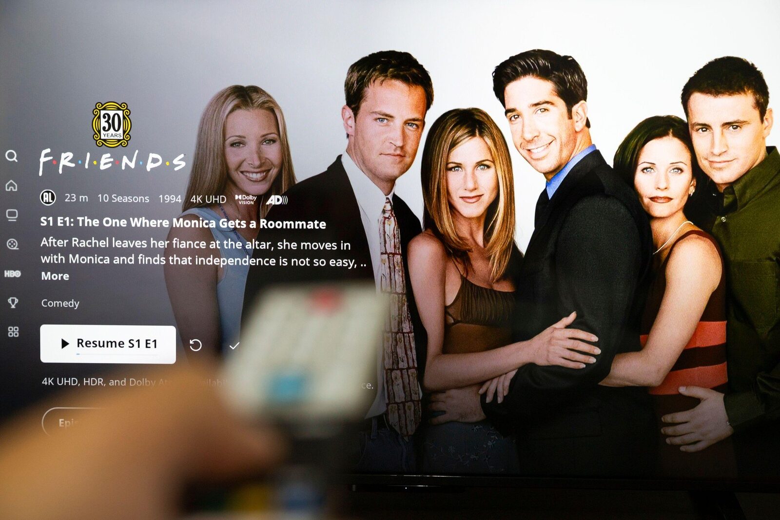 Filmările pentru serialul fenomen „Friends” erau adevărate maratoane, dezvăluie actrița Lisa Kudrow
