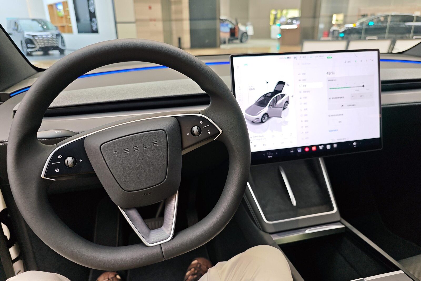 Tesla promite din nou: Mașină electrică mai mică și mai ieftină!