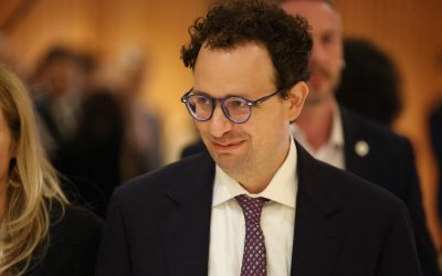Anthropic, gigantul IA, valorează un trilion $. Depășește OpenAI