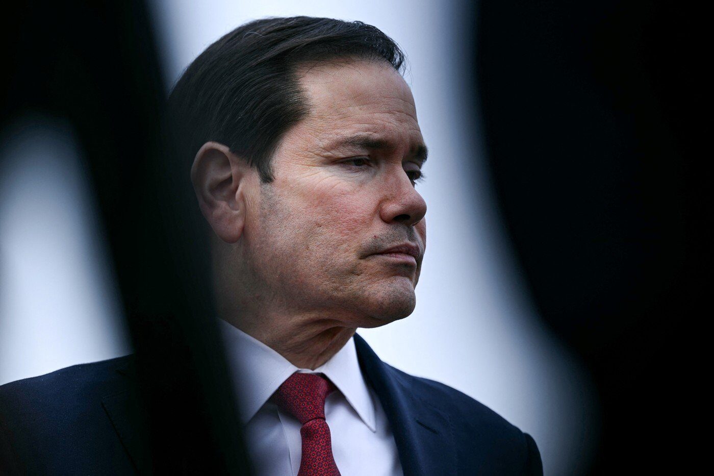 Secretarul de Stat american Marco Rubio a mulțumit României pentru sprijinul în Orientul Mijlociu Secretarul de stat al SUA, Marco Rubio, a avut joi o convorbire telefonică cu ministrul român de Externe, Oana Țoiu, în cadrul căreia a exprimat recunoștința pentru sprijinul oferit de România în operațiunile americane privind securitatea din Orientul Mijlociu
