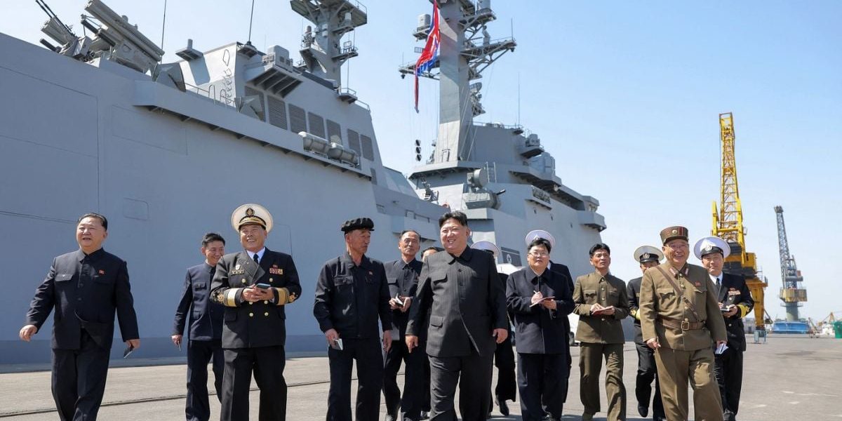 Kim Jong-Un testează distrugătorul Choe Hyon, capabil de atac nuclear