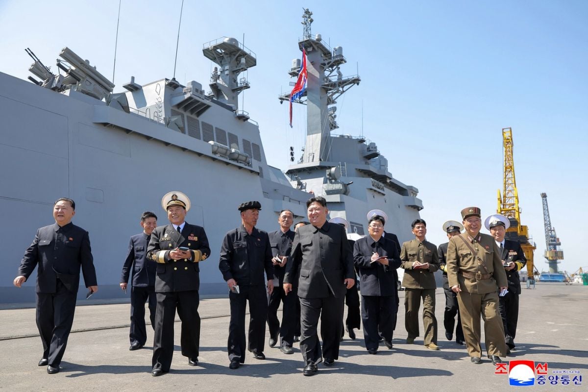 Kim Jong-Un testează distrugătorul Choe Hyon, capabil de atac nuclear
