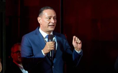 Băluță, foișoare de „garsonieră”: țeavă, tablă și un design sărăcăcios