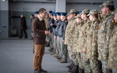 Industria de apărare din România va fi reevaluată după Paște, a anunțat oficialul Marius Lazurca, consilier prezidențial, în contextul crizei de securitate globale și a provocărilor politice și militare din regiune