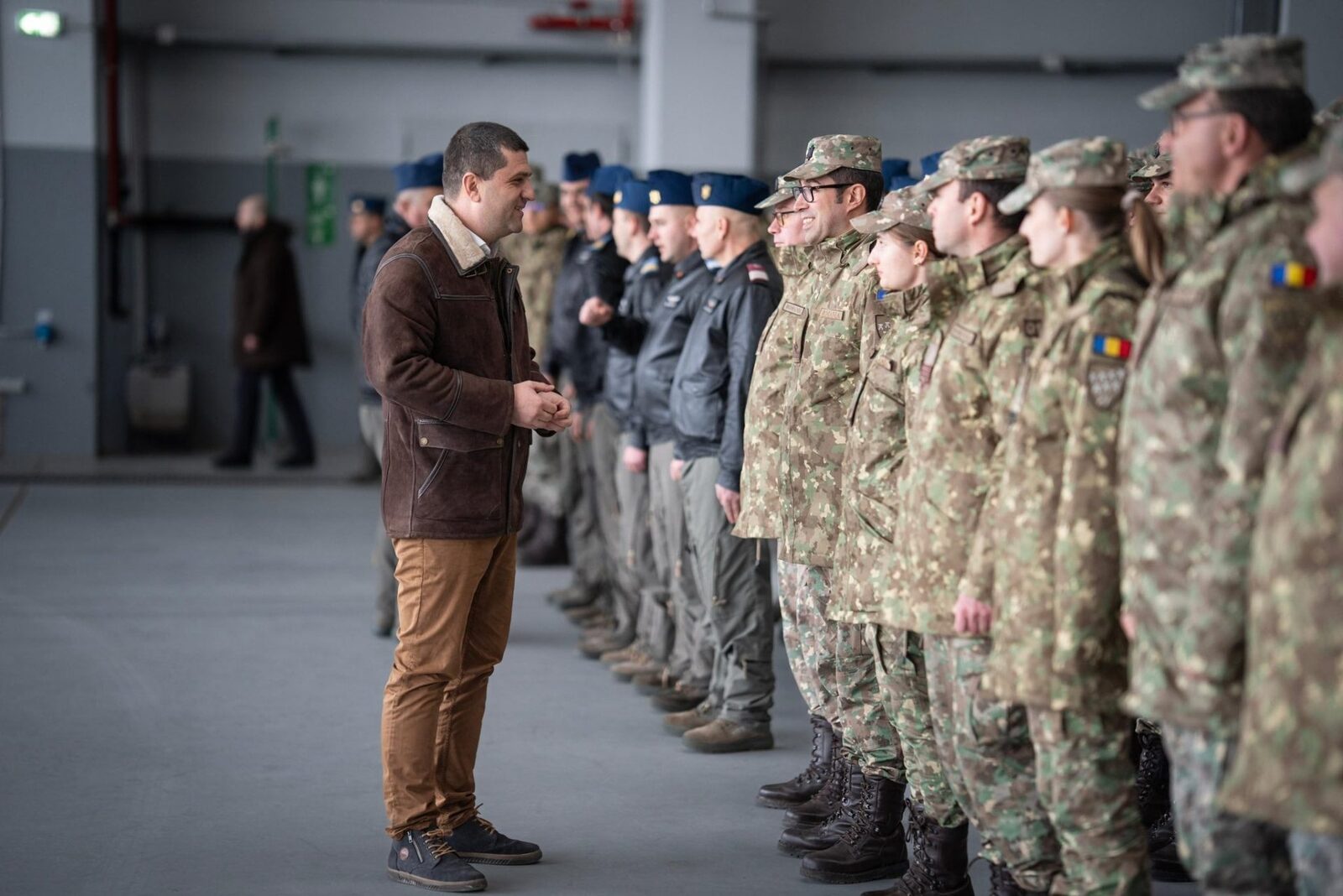 Industria de apărare din România va fi reevaluată după Paște, a anunțat oficialul Marius Lazurca, consilier prezidențial, în contextul crizei de securitate globale și a provocărilor politice și militare din regiune