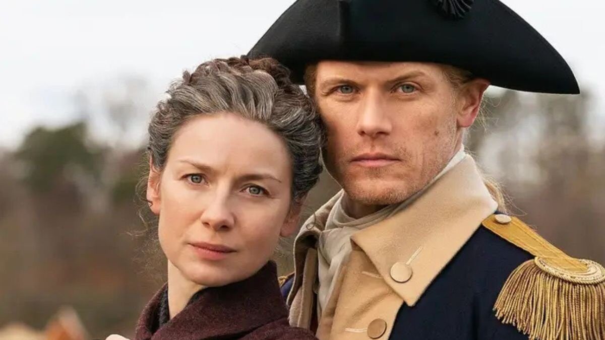 Inspirat de „Doctor Who”, serialul „Outlander” a cucerit publicul prin călătoriile în timp, dar a evoluat spre o dramă istorică