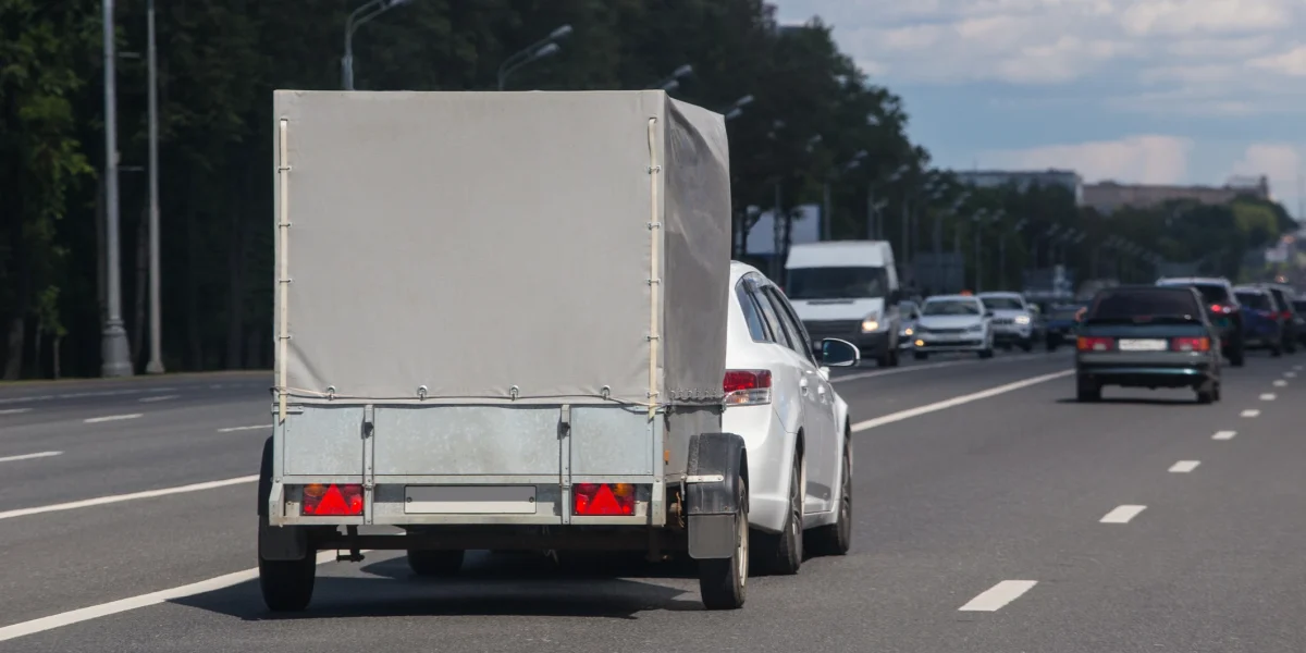 Rovinieta, reguli noi: Ce plătesc șoferii cu remorcă în România