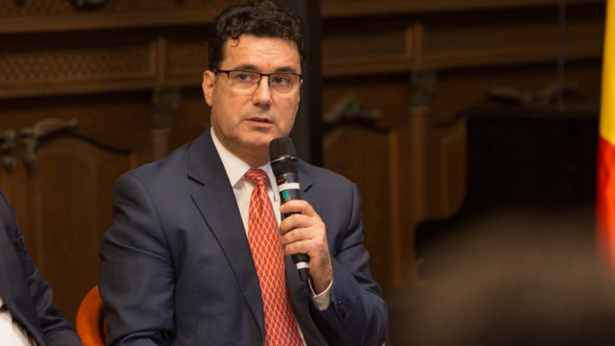Rectorul SNSPA, Remus Pricopie, a reacționat miercuri la decizia CNA de a retrage licența postului Realitatea Plus, subliniind importanța garantării libertății de exprimare