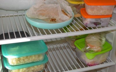 Cât rezistă mâncarea gătită în frigider: Pericol de toxiinfecții