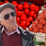 Roșii subvenționați, prețuri de LUX! Samsarii fac legea în România