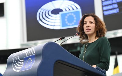 România realocă peste 2,8 miliarde de euro din fonduri europene către patru dintre cele cinci noi priorități stabilite în cadrul procesului de revizuire a bugetului multianual 2021 – 2027, ca parte a politicii de coeziune