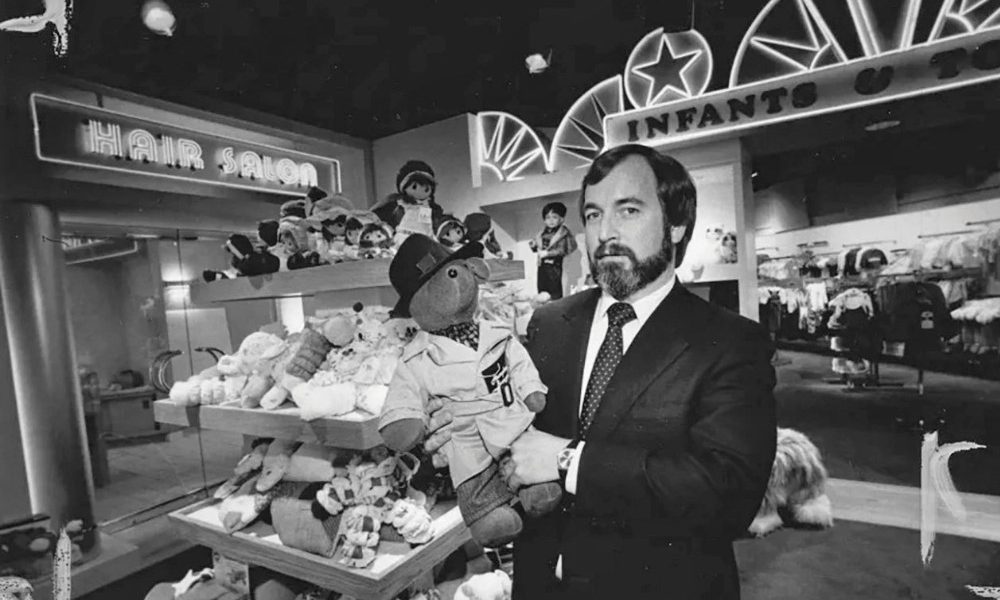 De la student de Stanford la imperiu de 6,3 mld. dolari: povestea lui Roy Raymond și Les Wexner, creatorii Victoria’s Secret