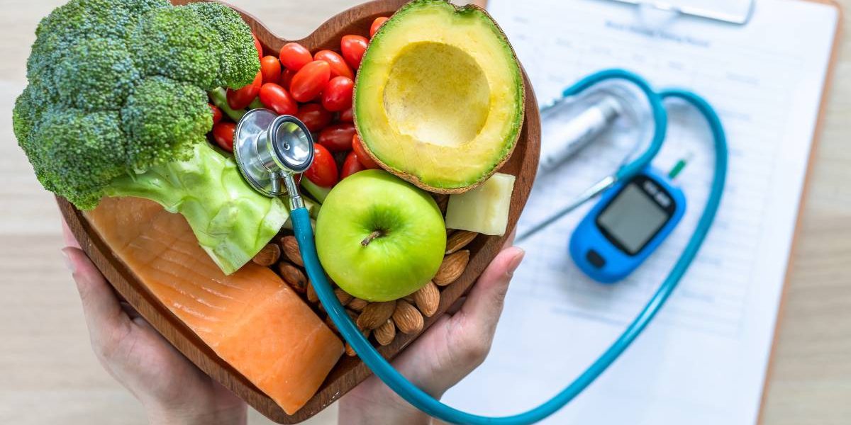 Ce evită un cardiolog după 18:00? Reguli simple pentru inima ta