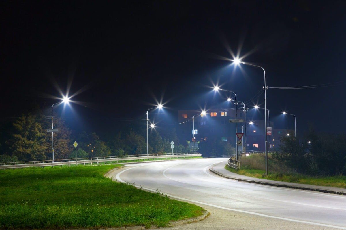 Primarul comunei Sânpetru de Câmpie, inculpat pentru furt de energie electrică Primarul comunei Sânpetru de Câmpie, Spiru Şerban Crăciun, a fost pus sub acuzare pentru implicarea într-un caz de amploare legat de furt de energie electrică