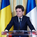 Pierdere de timp: Luni întregi pentru a reuni aceleași persoane