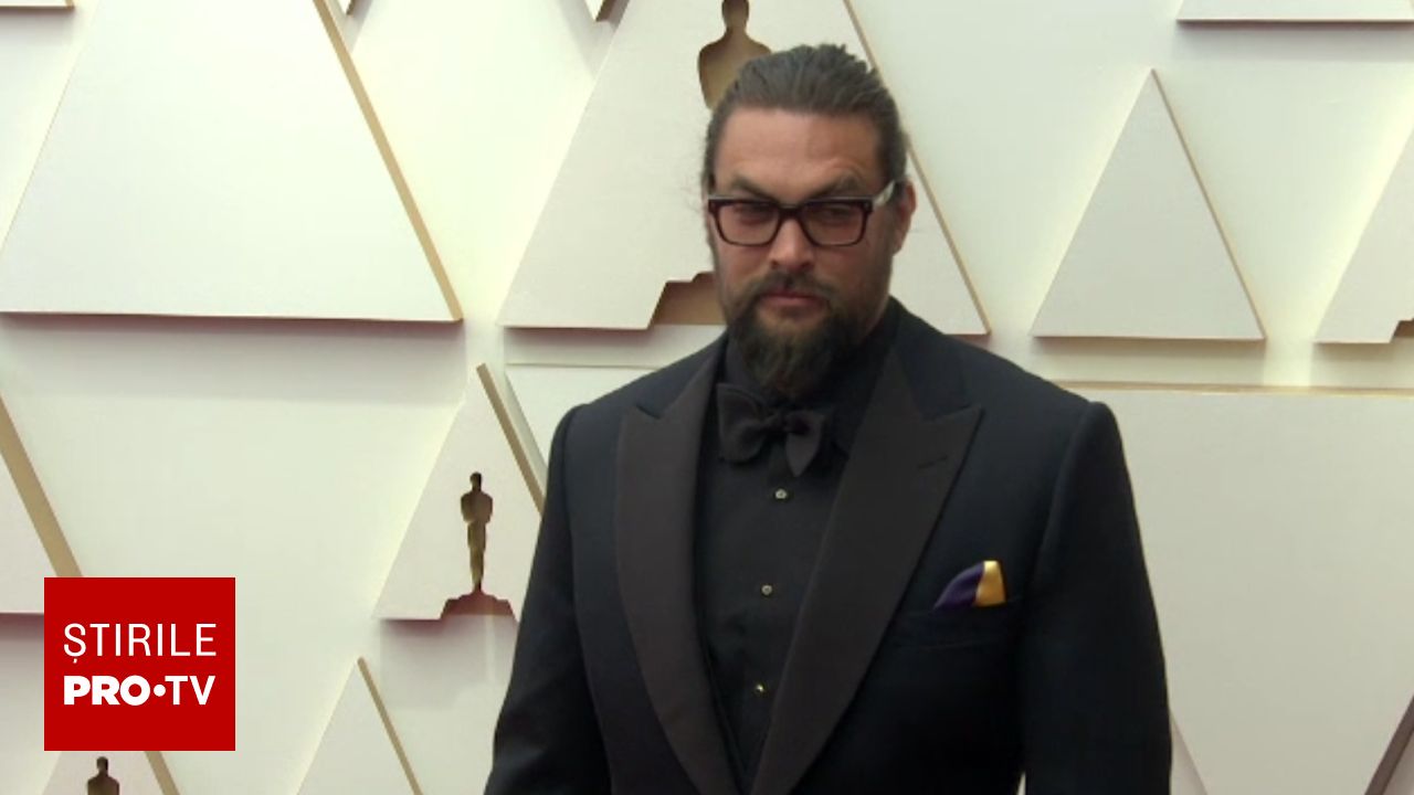 Actorul Jason Momoa își va etala și talentul muzical la sfârșitul lunii, când va urca pe scenă în Hawaii, pentru un concert caritabil