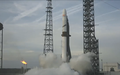 Blue Origin învinge SpaceX: Prima aterizare reușită a unui motor New Glenn reutilizat