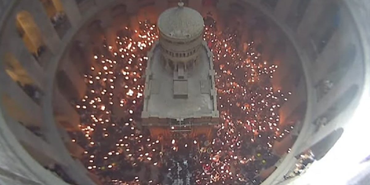 Lumina Sfântă a ajuns la Ierusalim: Când va fi în România
