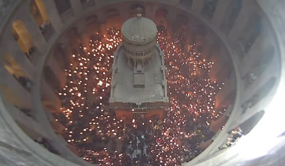 Lumina Sfântă a ajuns la Ierusalim: Când va fi în România