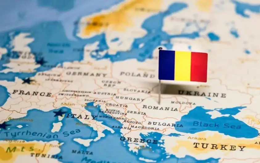 România se află într-o poziție complexă în contextul geopolitic actual, fiind considerată cea mai independentă energetic din regiunea Europei Centrale și de Est (ECE), dar și cea mai vulnerabilă fiscal, conform unui raport special al Grupului Erste