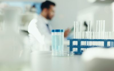 De ce să te înscrii într-un studiu clinic: Beneficii, riscuri, sfaturi esențiale