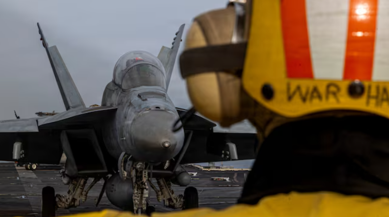 Președintele american Donald Trump și Israelul au intensificat presiunile asupra Iranului pentru redeschiderea Strâmtorii Ormuz, un punct strategic crucial pentru traficul global de petrol și gaze naturale