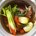 Supa de oase, elixirul magic: Imunitate, digestie și vitalitate garantate