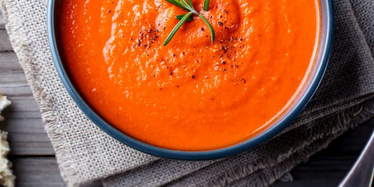 Brânză Feta la cuptor: Supă cremoasă, gata în câteva minute!