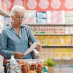 Piețe goale și prețuri mai mici: Vânzătorii se luptă cu lipsa clienților