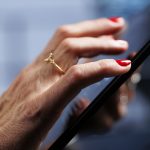 Ce NU trebuie să ai niciodată în telefon: secrete periculoase