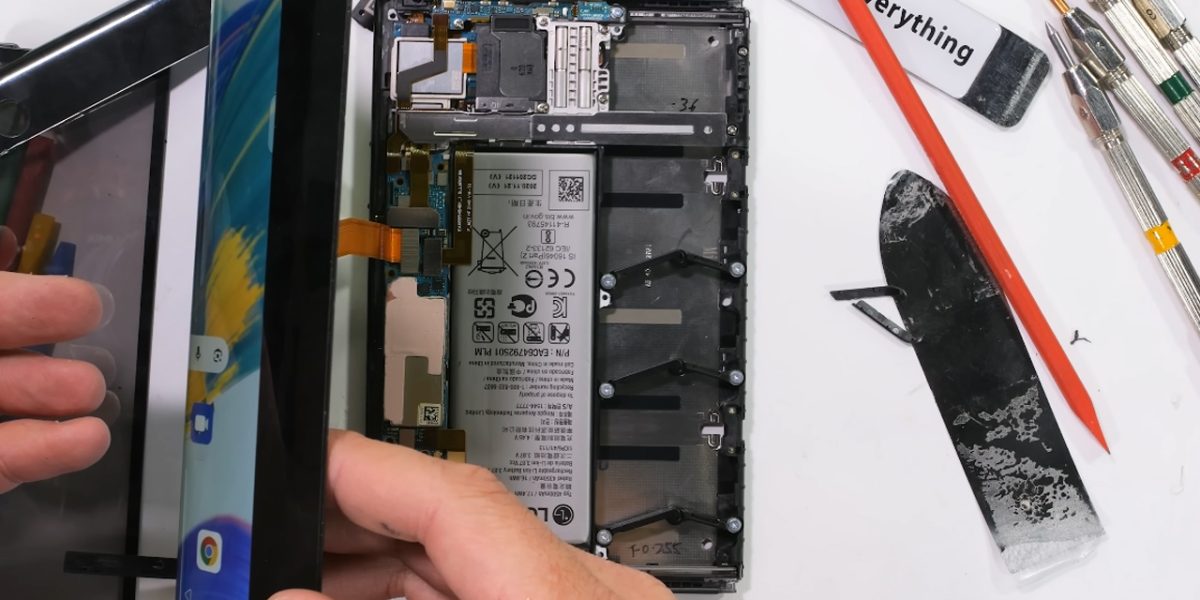 Unul dintre cele mai spectaculoase prototipuri de telefoane din ultimii ani, LG Rollable, a demonstrat, dincolo de eleganța ingineriei, limitele reale ale inovării hardware în domeniul dispozitivelor mobile