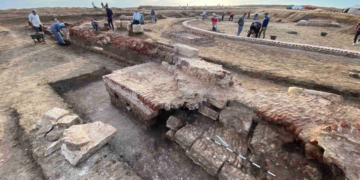 Arheologii au scos la lumină un templu egiptean circular. Misterul utilizării lui