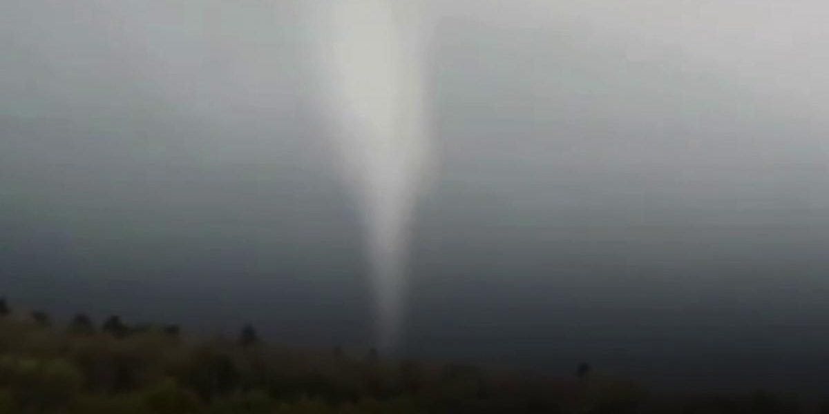 Tornadă în Mureș: Fenomen „atipi” semnalează vreme extremă în România?