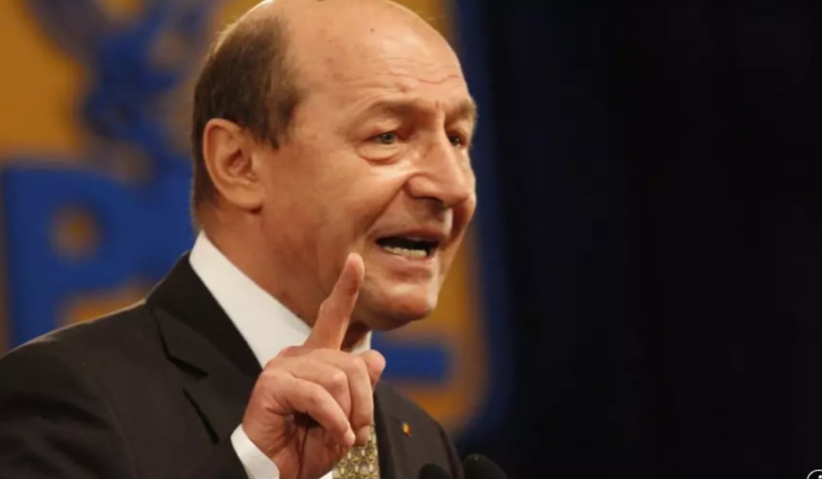 Fostul președinte Traian Băsescu atrage atenția asupra riscurilor intervențiilor asupra prețurilor carburanților, recomandând măsuri de raționalizare pentru evitarea unei crize majore în domeniul energetic