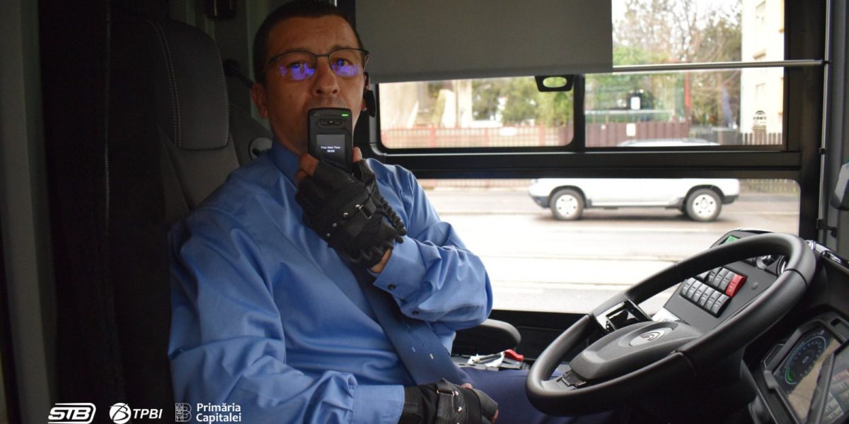 Noi troleibuze în București: Alcooltest din fabrică, fără alcool la volan