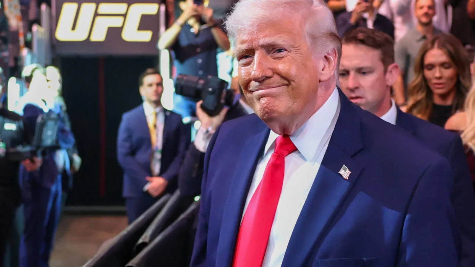 Trump, comparat cu Iisus într-o imagine AI: Noi controverse în SUA