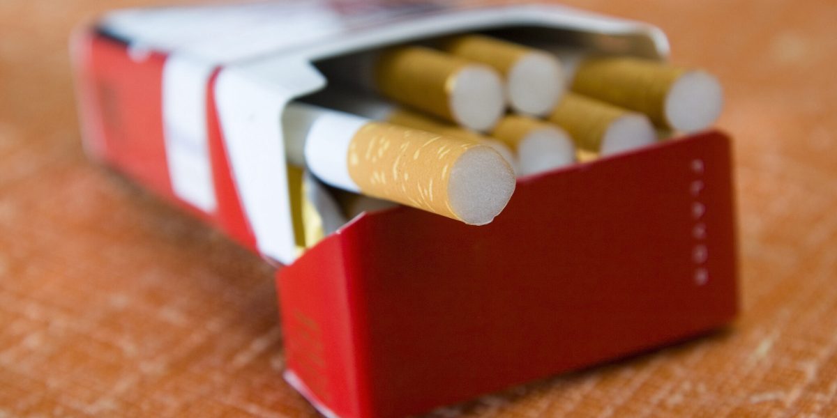 Marea Britanie: Interdicție radicală pentru tinerii născuți după 2009, la țigări