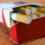 Marea Britanie: Interdicție radicală pentru tinerii născuți după 2009, la țigări